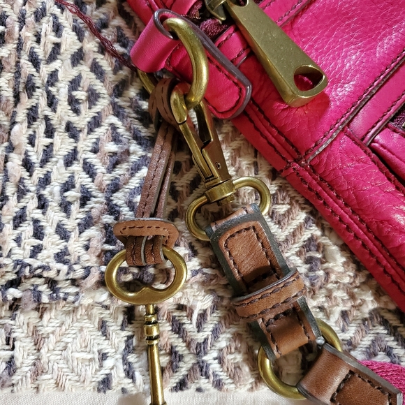 FOSSIL EXPLORER TOTE - Picture 2 of 8